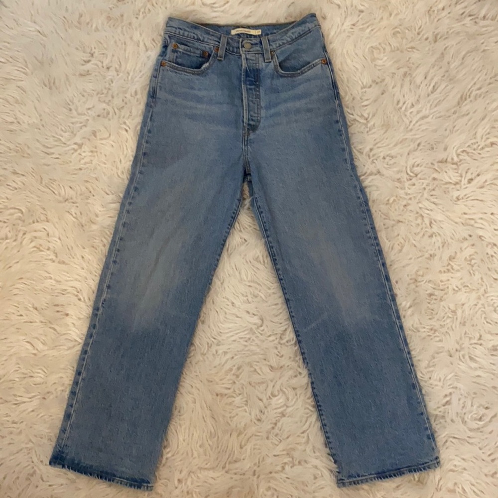 Levi’s Premium Ribcage Straight Ankle Jean